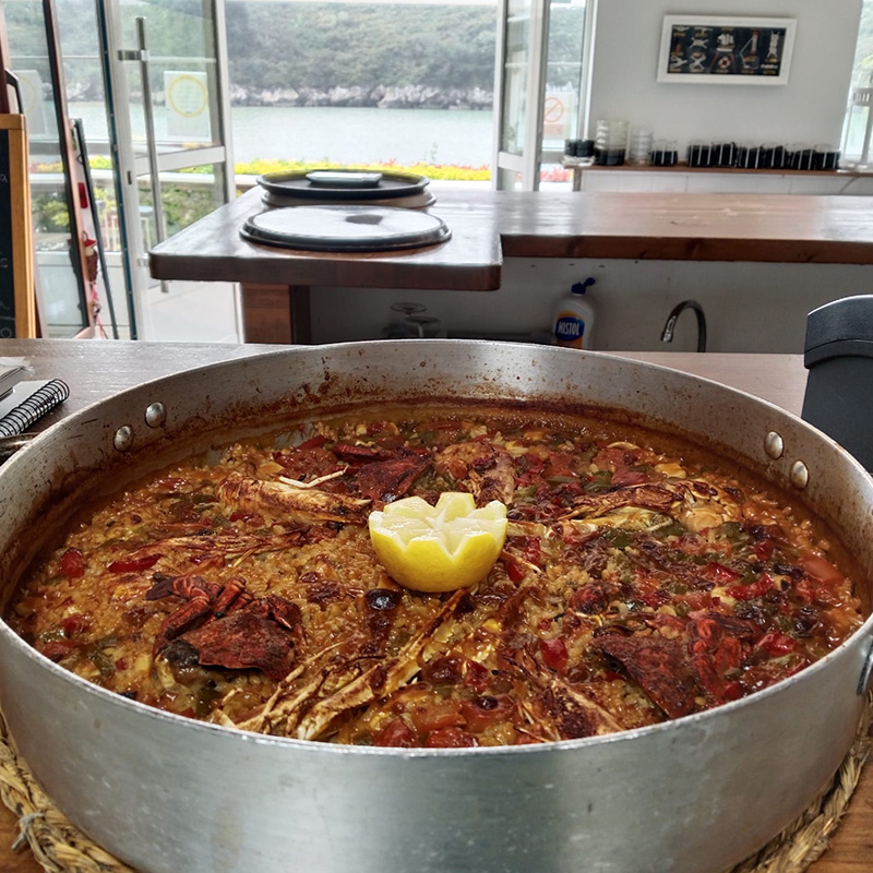 preparacion-plato-de-comida-poo-de-llanes